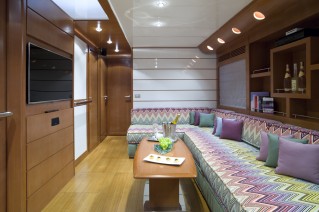 Motor yacht LULU -  Lower Salon